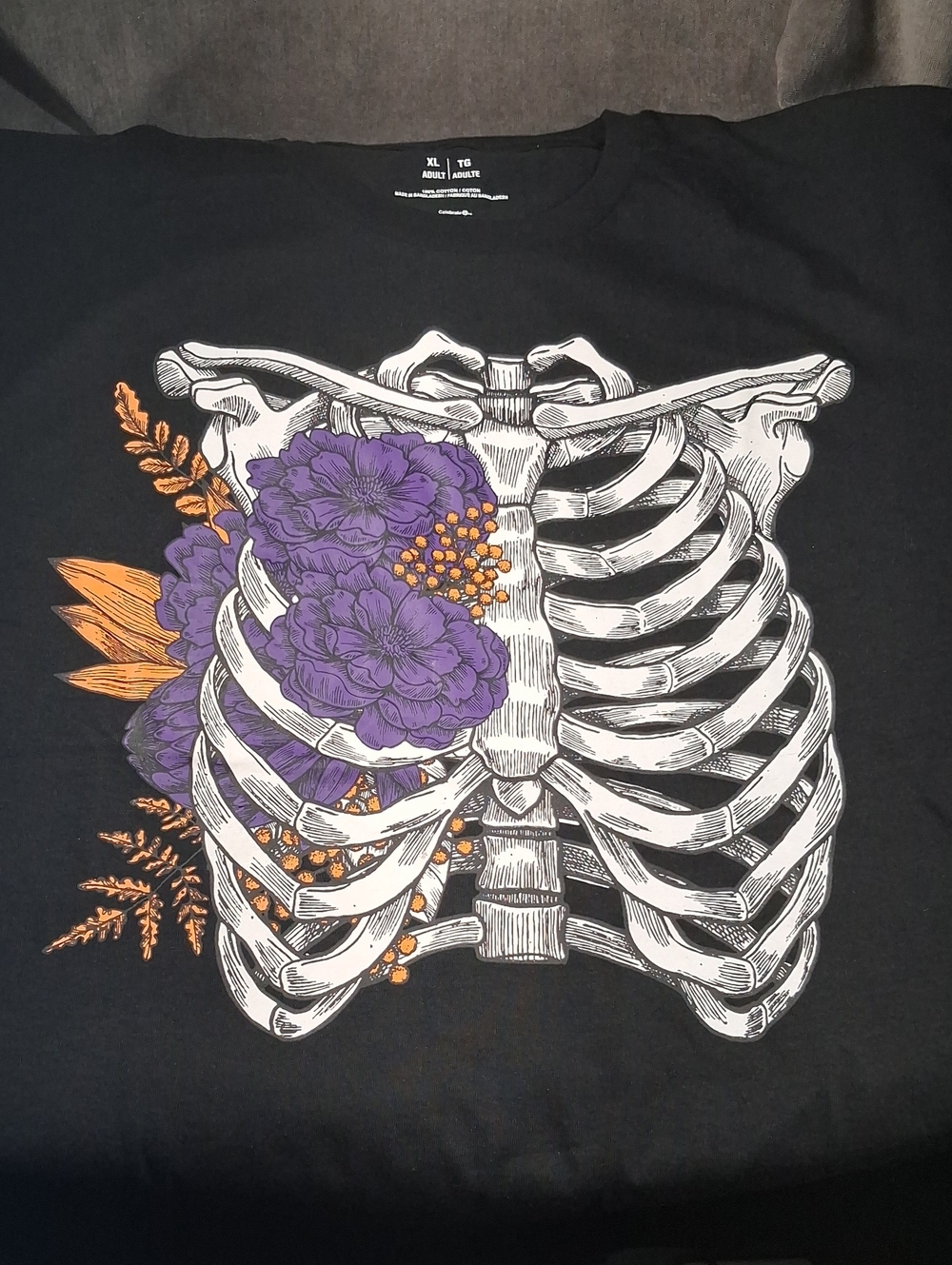 Target Puple Orange Floral Entwined Ribcage Black Graphic Halloween Tee NWOT XL - Picture 2 of 6